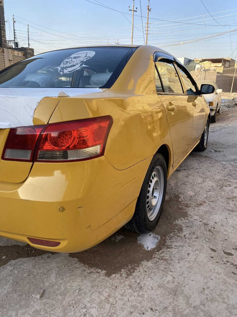 سلام عليكم BYD 2014     ماشيه 119 حقيقي
سياره جاهزه وخير من الله محرك وتبريد وكير مكفول فقط الكير بي صوت بوربن وتصليحه علي  
صبغ احزام ما عدا القماره للجماليه
تايرات جدد
تخم قوايش +تايمن كيس جدد 
دسكات جدد 
باور جديد 
سياره كامله ما تصرف عليه ربع 
سعره 44 وبي مجال قليل حك الجيه 
***********  
مكان السياره بغداد البلديات
