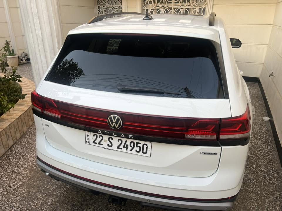 🔥 للبيع | فولكس فاغن أطلس Peak Edition 2024 | 4MOTION (4×4) 🔥

🚙 Volkswagen Atlas Peak Edition 2024 – فل أوبشن

▪️ محرك 2.0 لتر تيربو بقوة 269 حصان.
▪️ نظام دفع رباعي دبل (4MOTION).
▪️ كير أوتوماتيك 8 سرعات.
▪️ 7 مقاعد (ثلاثة صفوف).
▪️ كشنات جلد مع تدفئة وتبريد للمقاعد الأمامية.
▪️ كشنات خلفية منفصلة (Captain Seats).
▪️ تشغيل بصمة ودخول ذكي.
▪️ فتحة سقف بانوراما.
▪️ شاشة كبيرة مع Apple CarPlay وAndroid Auto.
▪️ كاميرا خلفية وحساسات أمامية وخلفية.
▪️ مثبت سرعة ذكي ورادار.
▪️ نظام المحافظة على المسار والنقطة العمياء.
▪️ باب خلفي كهربائي.
▪️ إنارة LED كاملة وجنوط خاصة بفئة Peak Edition.

✅ السيارة نظيفة جداً وجاهزة للفحص بأي مكان.

💵 السعر المطلوب: 31,500 دولار أمريكي.
✅ رقم أربيل باسمي.
✅ وهزة جديدة (لوحات جديدة)
📞 للاستفسار والمشاهدة التواصل و 
الاتصال.***********
