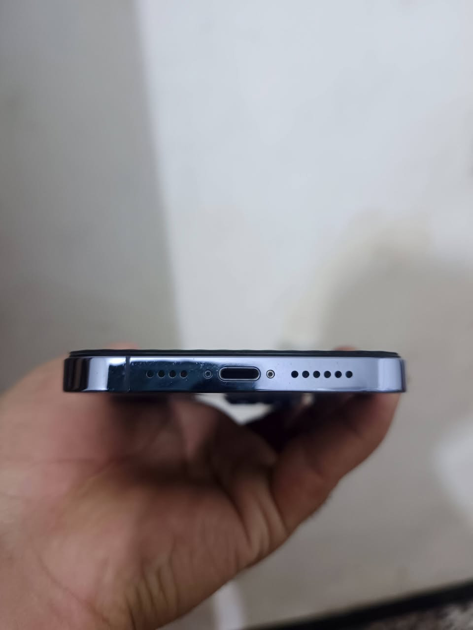 جهاز 13-برو ماس ذاكرة ميتين سته وخمسين _
جهاز مبدل شاشه اصليه _سغر خمسميه وخمسين وبي مجال _ 
رقم هاتف ***********
