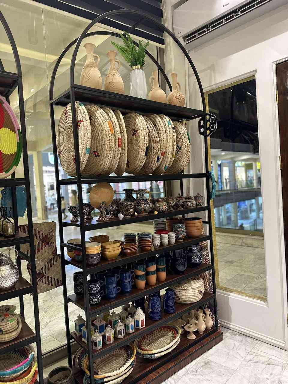 ستاندات عرض حديد العدد ٦
الطول ٢،٦٥ متر
العرض ١،٣٠ متر

القواعد خشبية العرض ١،٣٠ سم
الرفوف خشبية بالكامل HDF
قياسات الرفوف بين ٦٠ و ٥٠ و٣٠ سم

السعر مليون ونص بالكامل


**إذا كنت صاحب هذا الإعلان وتريد حذفه لأي سبب، رجاءا أرسل رسالة إلى الدعم الفني**