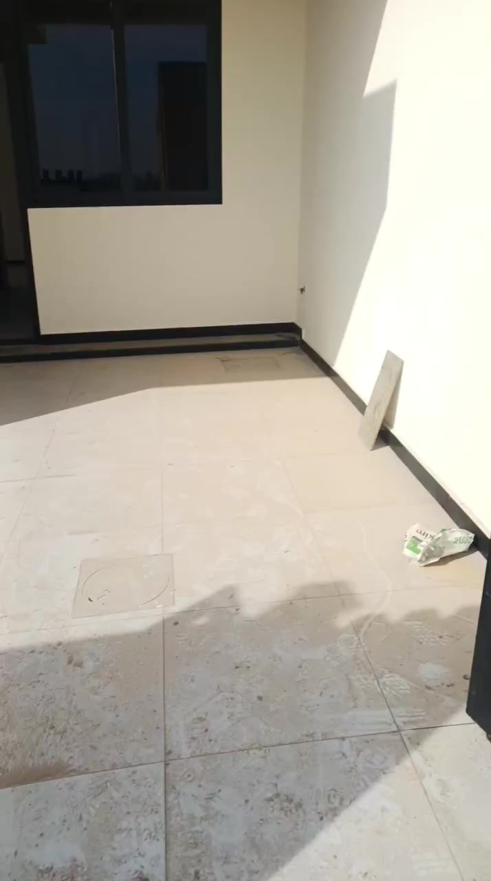 مجمع سكني خلف معمل الغاز دور تسليم مفتاح ماء مجاري تبليط بمساحة ١٥٠ متر تحويل سند وباسعار مناسبه الاتصال واتساب ***********
