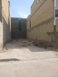 عندي قطعة أرض اللبيع  حي الجهاد الشارقة  قرب مجمع النسيم  المساحة ١٢٥ ...