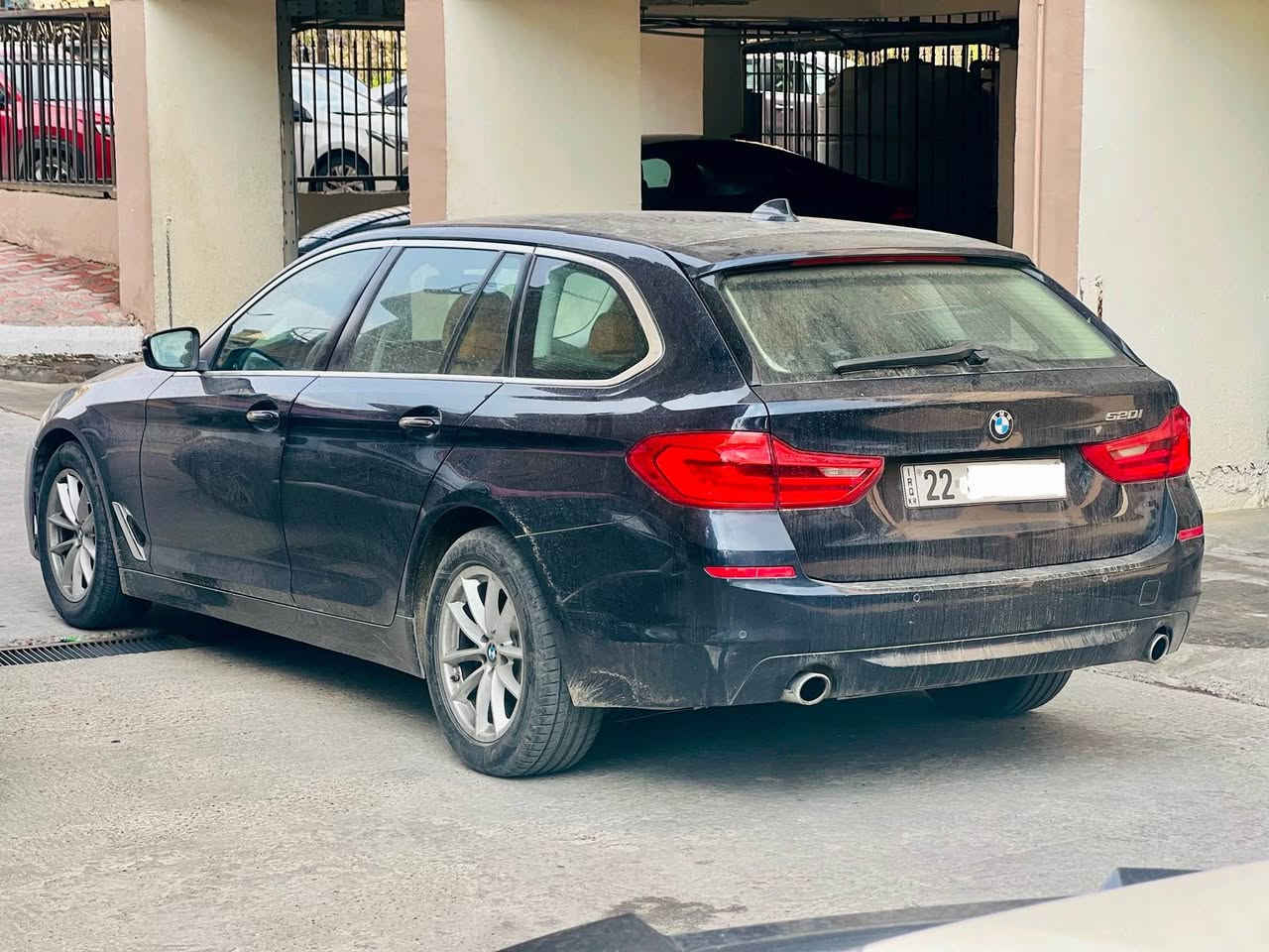 السلام عليكم 
Bmw/520/2019
السعر 148$ للبيع اومراوس حسب القناعه
***********
بي ام دبليو موديل (2019 )
مكينه ٤ سلندر تيربو مكفوله كير ومحرك وصبغ وباردومسويله سيرفس كامل السياره خليجيه وكلها عربي من شاشه الدشبول لشاشه الاعطال 
داخل جلد قرميدي بلادي ونظيف كلش 
كشن كامل كهربائي ميموري
وستيرن كهرباء وخزن
شاشه جبيره وماوس تحكم بالشاشه و وسائط ومعلومات السياره 
بصمه وحساسات امامي خلفي بلادي وشغال لايت زنون وعدسات متحركه اصل ترحيب مري ويدات البوب داخل الاناره كلها led بلادي السياره بيها led ابواب ودشبول متغير الالوان بلادي 
كروز سرعه وتحكم ستيرن اوتو ستوب هندبريك دكمه واوتو هولد تبريد ٣ قطع وكله لمس وشاشه ٣ وضعيات قياده نورما وسبورت وكومفورت صندوك كهرباء وبرده الصندوك كهرباء 
بيها بعد مواصفات والسياره نظيفه كلش وع الفحص 
رقم اربيل جديد بأسمي تحويل او وكاله
السياره مكانها بغداد اليرموك 4شوارع
السعر 148 وبيها مجال بسيط
*********** بغداد, العراق
