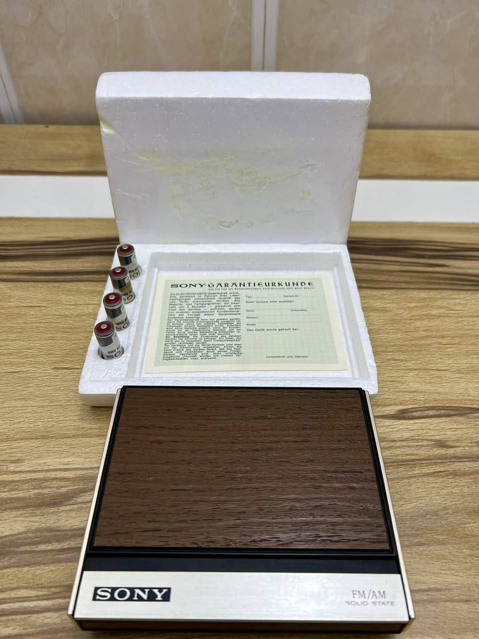 بعد اذن الآدمن
تحفة من سوني
راديو سوني موديل TFM-1849wياباني الصنع ١٩٧٢ 
يعمل على ٤ بطاريات قلم 
موجتين Fm-Am
للحجز مراسلة الصفحة او مراسلة واتساب على الرقم ***********
#الجميع
