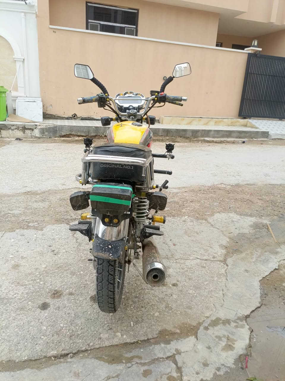 دراجه للبيع محرك200/ 2024الرمادي 5كيلو سعر 700وبي مجال رقم الهاتف 
***********غير متواجد على فيس
