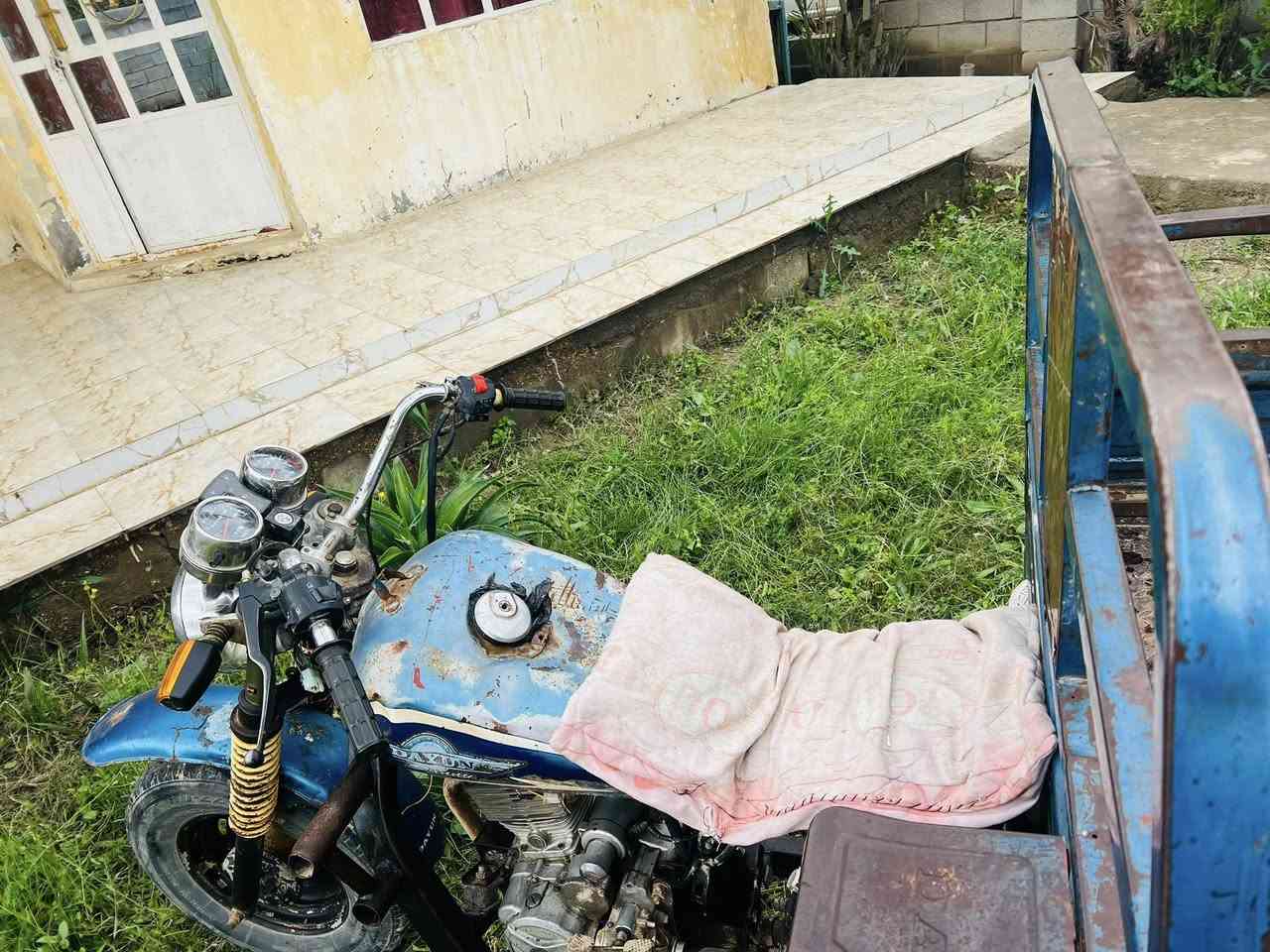 ‏سلام عليكم ستوت للبيع موديل 14 أوراق محرك نظيف 15 ستوت ناقصها عينه مال كلجات للتصال ***********
 ‏مكاني واسط الزبيديه￼
