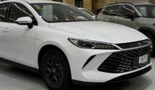 سلام عليكم عندي كن ابلاص جديده مرقمها بغداد ومكملها وبسمي بعدها زيروو  وعارظها للبيع 18200  وبيها مجال شي قليل للطيبين علما السيارة بوظع الزيرووو  جديده ولون ابيض وداخل ابيض وعنواني بغداد الغزاليه ***********   ***********  الي ماعنده رصيد  الرقمين بيهن واتساب لان ماعندي جواب على المازنجر وفي خدمتكم جميعا
