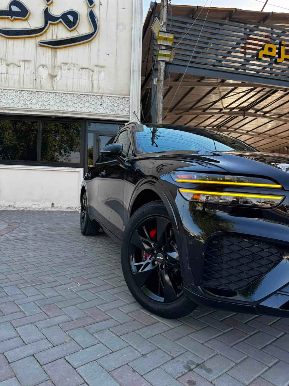 فخر الصناعة الكورية هونداي جنسز موديل 2023
GV70 برستيج اعلى فئة 
تتميز فئه البرستيج ب اعله موصفات والرفاهيه 
مقاعد جلد نابا مع تتفئه وتبريد 
تحكم كهربائي كامل المقاعد 
الكاميرات محيطيه 360درجه
رادارات امامي خلفي تلقائي الحماية من التصادم
نظام فرملة الطوارئ الذاتية عند الطوارئ
ونظام مراقبة النقطة العمياء في المرايا 
مع عرض الكاميرا في لوحة المسار
ميزة ركن السيارة والتحكم بها والتقديم والتأخير 
عن بعد باستخدام ريموت السيارة الذكي.
النظام الصوتي: نظام عالي النقاوة من شركة Lexicon 
مكون من 16 مكبر صوت لتجربة صوتية محيطية. 
سياره بيه موصفات هواي ما ذكرته 
فتحة سقف بنورما
  داتا شو صندوق ذكي عند لاقتراب 
خازن ميموري 
نضام ترحيب عند الاقتراب 
عدادات ثيم متغير حسب وضعيت القياده 
انضمه قياده متعدده 
لايت تفاعلي 
اوتو بارك 
شفتات بل مقود 
عنوان سياره الكاضيمه 
رقم هاتف صاحب السيارة
 ***********
