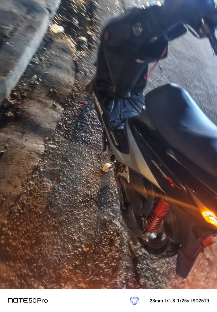 السلام عليكم للبيع سكنس لد ياباني قبق نفخ ستاند كهربائي دراجه بلاد برغي ممفتوح اوراق كامله سعر900وبيهة مجال عنواني حريه رقمي***********
