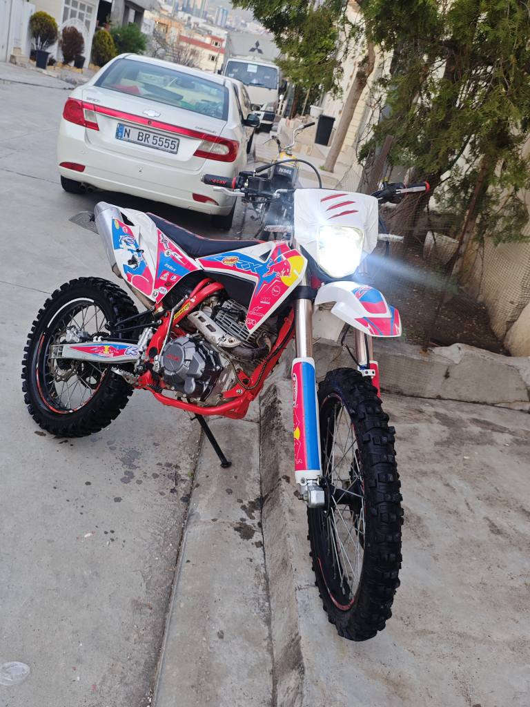 بەناوی خوا crx250بۆ فرۆشتن مۆدێلی ٢٠٢٣ ٥هەزار مایل ڕۆشتوە مەکینەی کەپسە چرکەی تیا نیە بەشەرت کارەبایی ئیش ئەکات لایتی پێشو دوا ئیستۆپ لایت کێچەکانی ئیشارەت ماتۆڕێکی جوانو ڕێکو پێکە شوێنم سلێمانیە قوفڵی ٧ وەرەقە *********** 
*********** السليمانية, العراق
