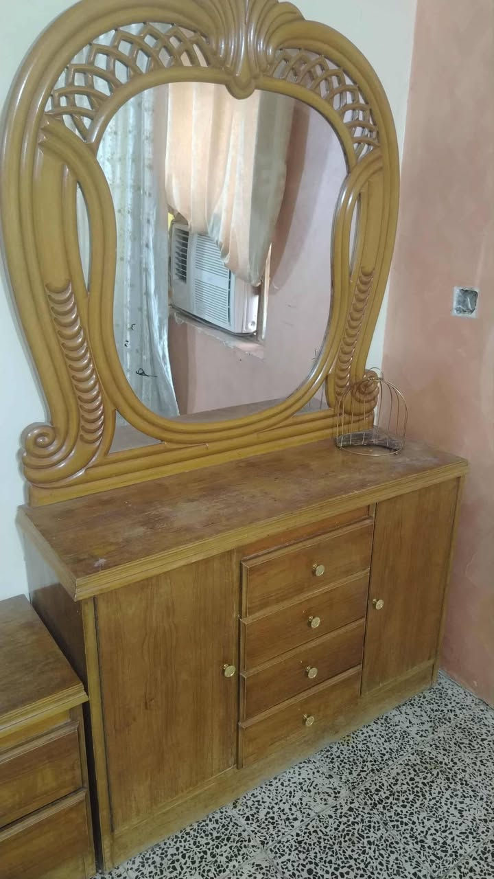 غرفة تفصال عراقي فقط ب400 الف المكان بغداد الجديدة التواصل مع رقم حصرا ***********
