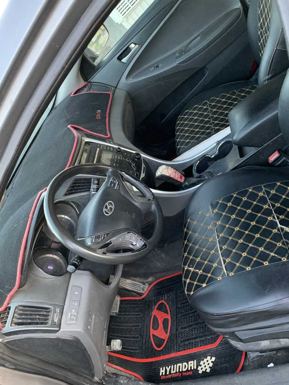 سوناتا امريكي موديل  2013
كير محرك حدادية تخم تاير تبريد مكفولات 
حادثها جانبي الجاملغ والباب جهة السائق وباب خلفي كلير شاصي ولغد مكفولات
رقم بغداد ومكاني بغداد الشعلة
السعر 98 ورقة  
***********
