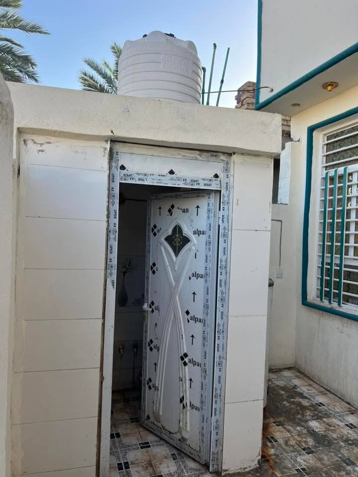 السلام عليكم 🫡
يعلن مكتب عقارات علي قحطان الخفاجي 🏘️

عن دار مساحه 100 متر 

طابو زراعي سند 25

صاله ومطبخ وكلدور وغرفه 

حمامات داخليه وخارجيه 

موقع البيت سيف سعد 

شارع الغسل مجاور شارع المشجر

البيت تسليم مفاتيح بيت حديث وجديد سند٢٥ تحويل مباشر بسم المشتري الاستفسار *********** او مراجعه المكتب❤️
