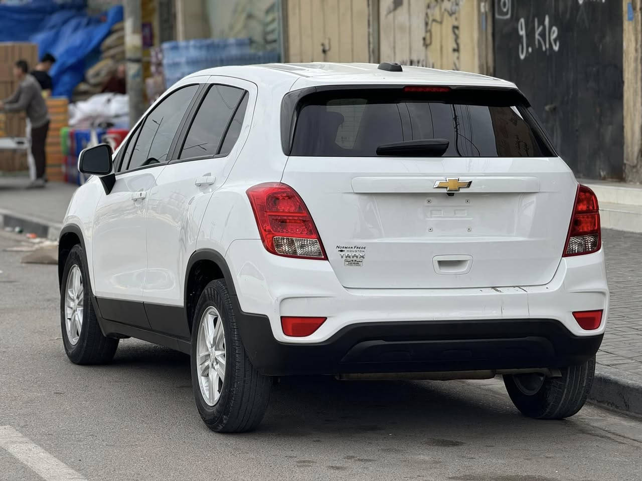 إسلام عليكم 
تراكس مديل ٢٠٢٢
بدون رقم منفيس بسمي 
ماشيه ٣٠ ميل 
محرم ٤ سلندر ١٥٠٠ تيربو 
السعر ١٠٢ 
مكاني البصره القبله 
***********
