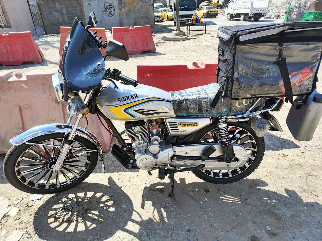 السلام عليكم للبيع سولنك 24 شكل 25 مكان بغداد السعر 700 مجال حك جيه شراي يتصل ***********
