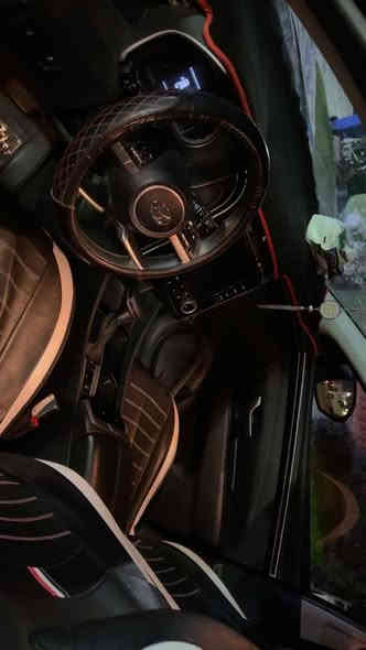 هونداي توسان
٢٠٢٢ لون اسود وداخل اسود 

 وارد  امريكي  ضررها فقط جاملغ. امامي اليمين وكما موضح في صور السونار 

وطخه.خفيفه في ركن الجاملغ الخلفي معدله بارد. في العراق 

رقم بغداد مشروع وطني 

مستخدم العداد 60 الف 

مواصفات 

 قماره حديد 

مكينه 2.5 

دشبول الكتروني 

ويل كب حجم 18

داخل اسود مخمل ومدوشم. جلد سبورت 

تبريد قطعتين 

بصمه تشغيل 

تشغيل عن بعد 
رادار ٣٦٠ مع توقف ذاتي 
كامرة خلفيه

شاشة كبيرة

اريل نفكيتر 

درايف مود 

هندبريك كهرباء 

شاحن موبايل 

مكانه بغداد حي الخضراء 

***********
