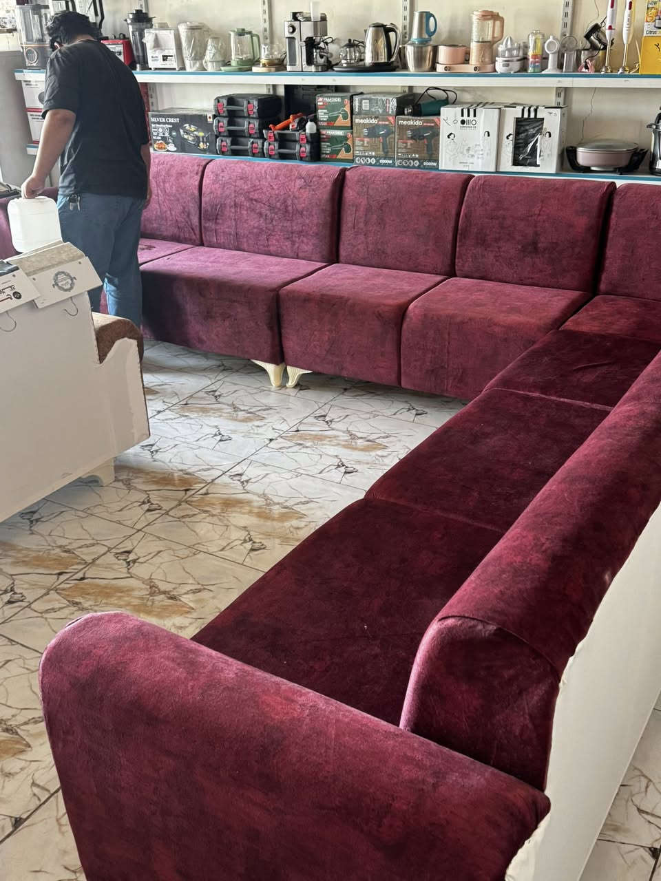 ديوان 10 نفرات 
5 قطع 
7 متر يعني 3 في 4 
بلاش بلاش 
300 الف 
هذا العرض آخر لونين الموجودات


**إذا كنت صاحب هذا الإعلان وتريد حذفه لأي سبب، رجاءا أرسل رسالة إلى الدعم الفني**