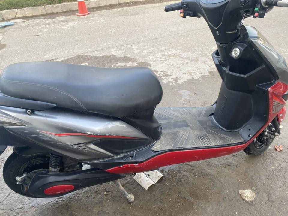 سلام عليكم دراجه للبيع نوع سكنس شحن 6بطاريات كبار  اربع سرع نظام سبورت دبل إشاره شلعه فول بريكات هيدروليك العنوان بغداد اليرموك الرقم *********** سعر 500الف وبيهة مجال
