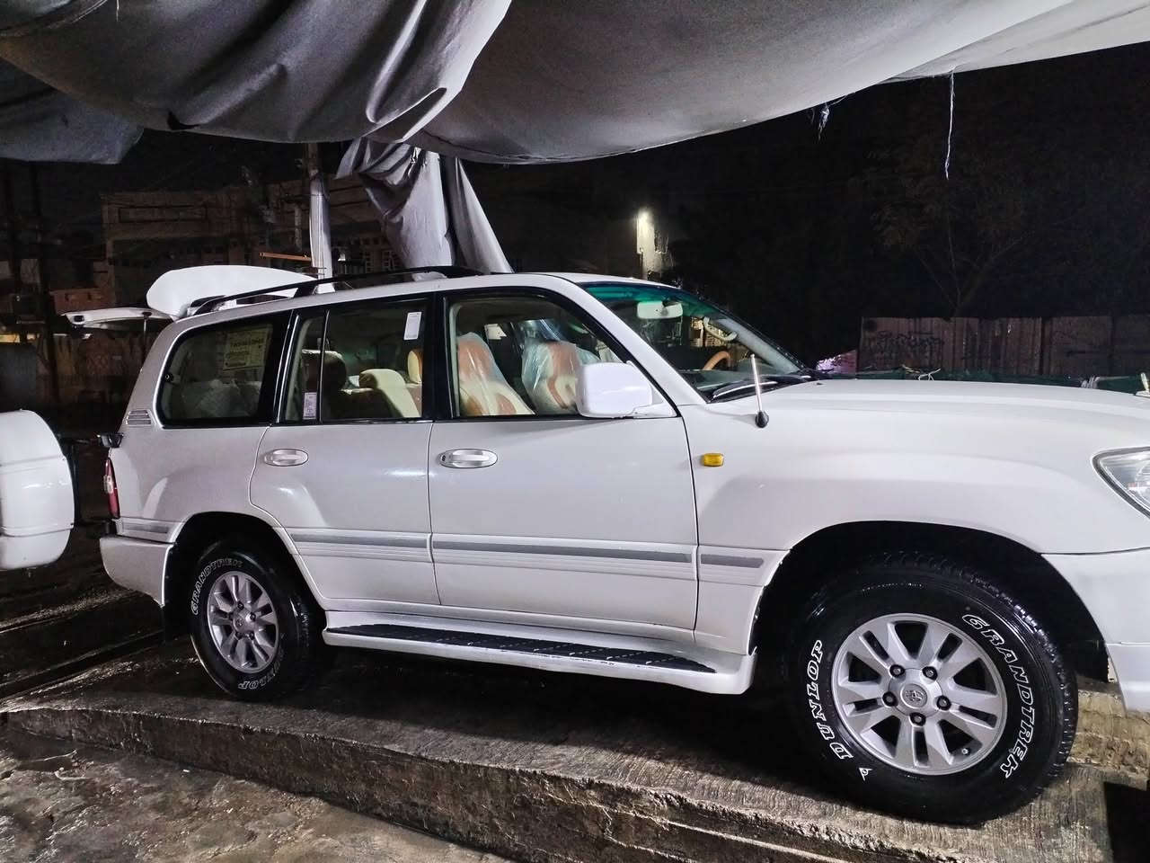 فكساره موديل 2006
Vxr
محرك 8سلندر
رقمها البصره
مشروع وطني
***********
السعر 220$
