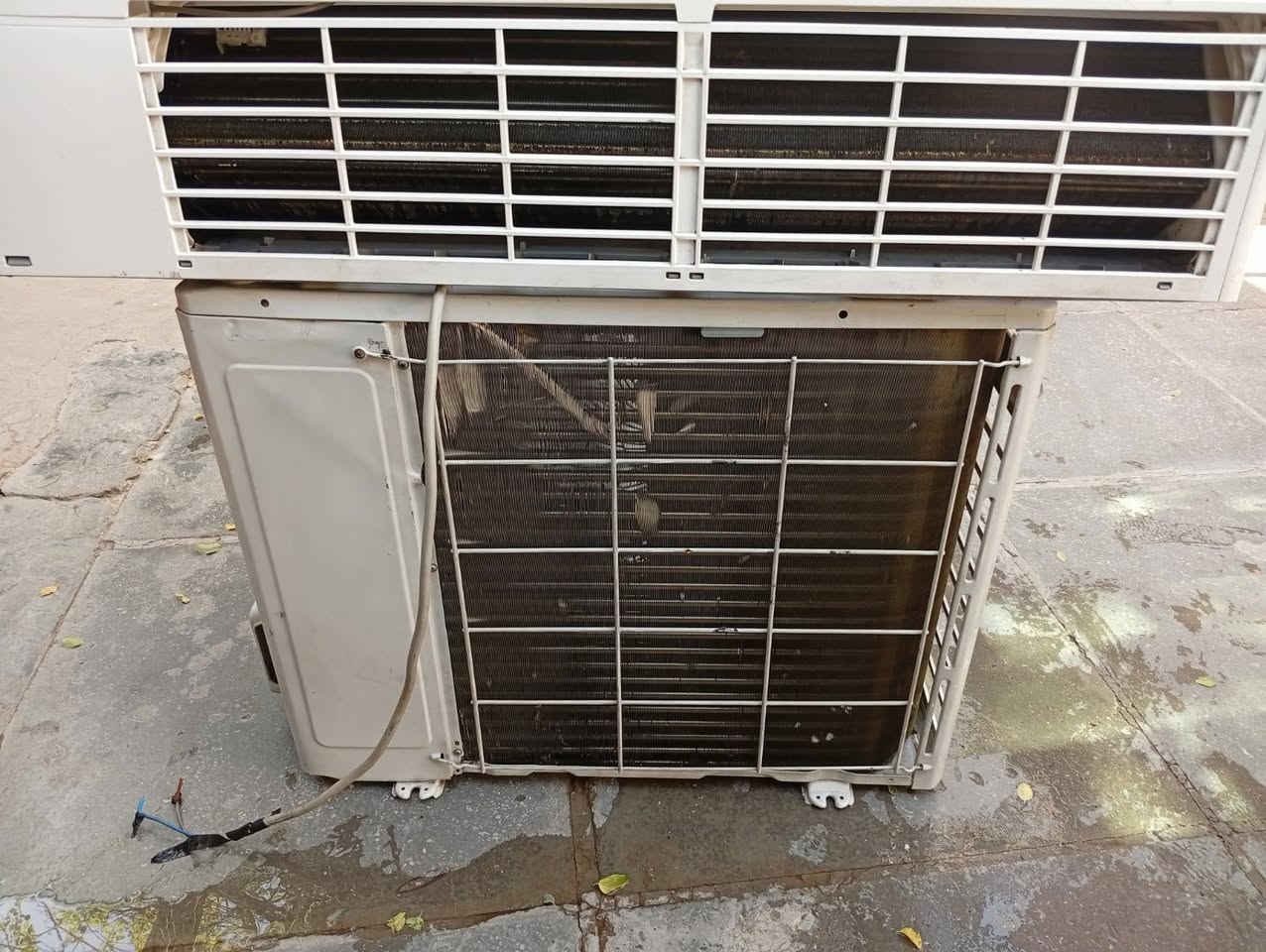 سبلت ثنين 2طن جيبسون كمل من كلشي شغال ما نقص شي سعر 450 وبي مجال بغداد بواري وريمود وتعلكه وياء وكبلاته  مابي نقص ***********
