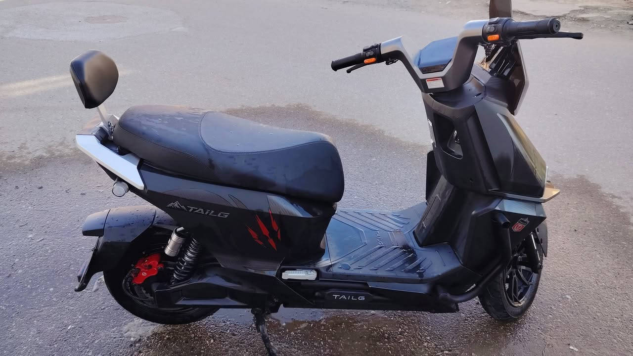 سلام وعليكم دراجه شحن قويه بصمه  اسويج تشغيل عن بعد اسمهة TAILG اقوه واحسن نوعيه بل سوك بس اعتازيت فلوس الدراجه بيهة وصف شراء كله كامل ماخذه 1300 من معرض كلشي وكلاشي بل صدريه السعر البيع مليون الدراجه جديده بعدهة المكان بغداد البياع رقم الهاتف ***********
