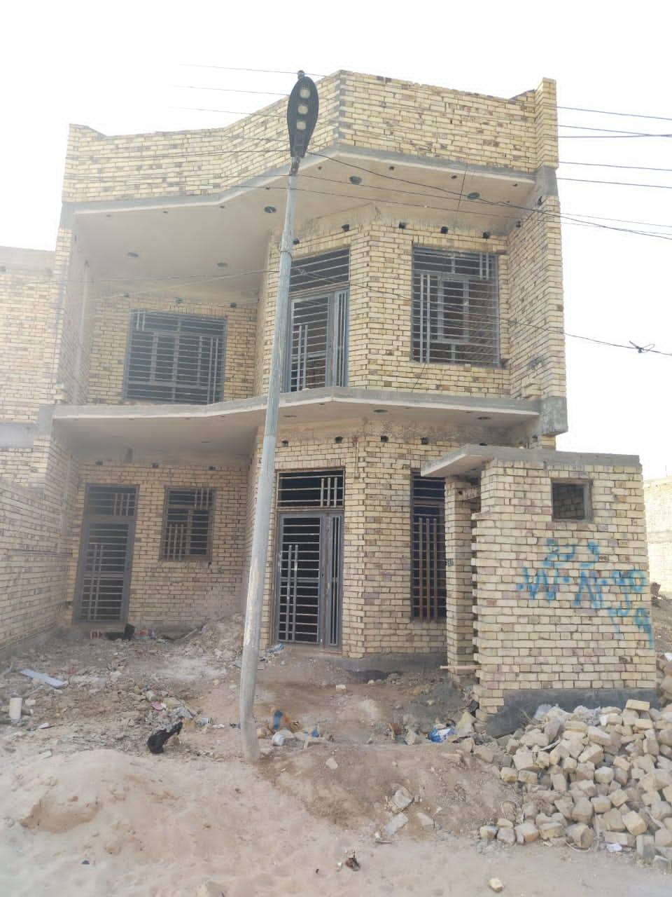 بيت بمنطقة حچي حسن الأولى
يالله 🤲 بيت منطقة حچي حسن الاولى 
بيت منطقة حچي حسن الاولى 
المسيجة بسياچ أمني خلف #حي الأساتذة قريبة على 

 #كلية الأمام الصادق عليه السلام  ..

تسلسل العقار ( ٢/٢٧ ) سند/٢٥ بي معاملة كاملة بالبلدية بأسمي تمليك #المساحة 150م واجهه 7.5م نزال 20م #البناءطابوق

#ثلاث طوابق صب خرساني درجة أولى 

#الطابق الأول ( أستقبال/صالة/ غرفة نوم/ صحيات/حمام

/مطبخ حار وبارد) صحيات خارجية

#الطابق الثاني(ثلاث غرف نوم/صالة/ صحيات/حمام)

#الطابق الثالث( بيتونة مع صالة /وسطح )

السعر 130.000.000 مائة وثلاثون مليون وبي مجال قليل.. روح اسأل على أسعار القطع بهاي المنطقة وقيم  .. الشراي يتصل التفاصيل بالأتصال أو بالخاص ألي يريد يتصل واتساب و ماسنجر متواجد 

الشراي يتصل 

(  *********** )

( *********** )

أبو أحمد اللامي وبخدمتكم ،🌹👍 @الجميع
