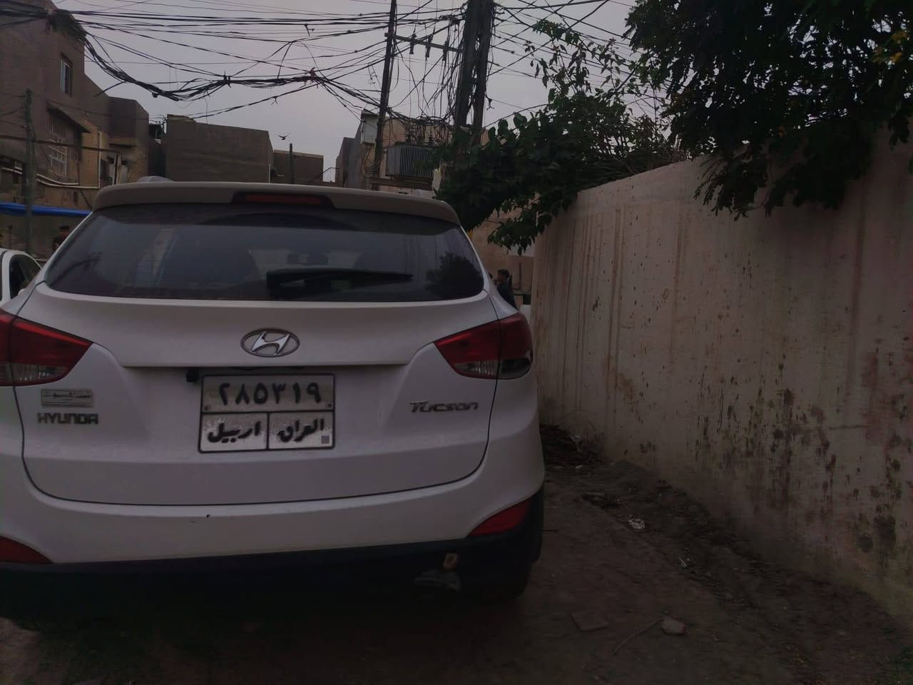 السلام عليكم
توسان للبيع رقم أربيل موديل ٢٠١٣ ماشية ١٨٠ تخم تاير حدادية جديدة نقصها فقط كمبريسر تبريد السعر ١٣٥ وبيها مجال  مكان السيارة حلة صورة السونار مرفقة
***********
