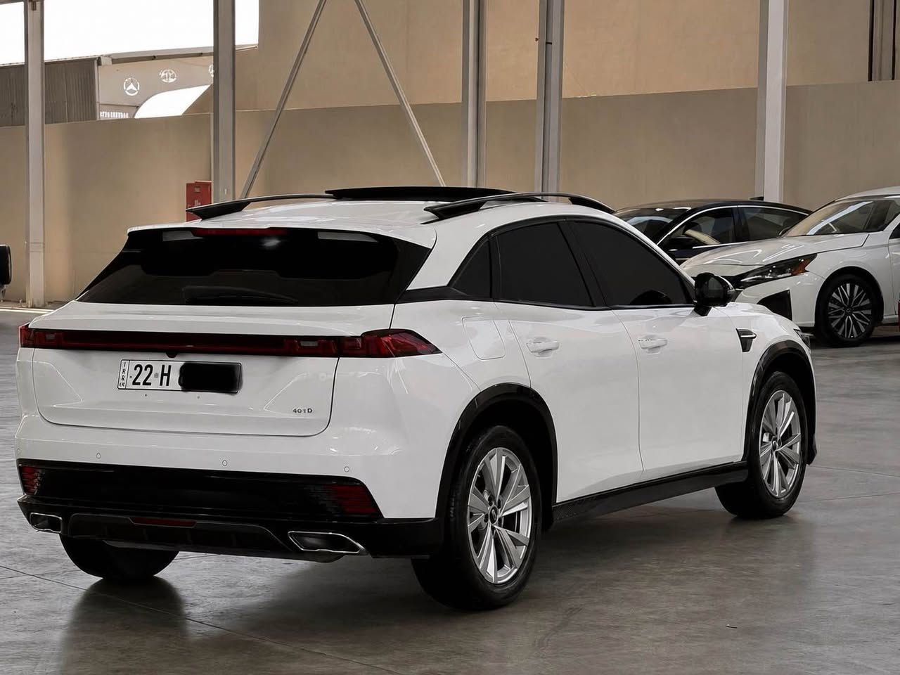 🚗 Bestune B70S 2023 | بێستون B70S مۆدێل 2023

✅ بێ بۆیاخ (Original Paint)
🛣️ 70,000 کیلۆمەتر ڕۆیشتووە
💵 نرخ: 143 وەرەق
***********
***********

✨ مواسەفات:

✅ Smart Key (کلیلێکی زیرەک)
✅ Push Start / Stop (ستارت و کوژاندن بە دوگمە)
✅ Panoramic Sunroof (سانڕۆفی پانۆراما)
✅ 360° Camera (کامێرای ٣٦٠ پلە)
✅ Front & Rear Camera (کامێرای پێش و دواوە)
✅ Front & Rear Parking Sensors (سەنسۆری پارککردنی پێش و دواوە)
✅ Adaptive Cruise Control (کۆنترۆڵی خێرایی زیرەک)
✅ Lane Keep Assist (یارمەتی پاراستنی هێڵی ڕێگا)
✅ Lane Departure Warning (ئاگادارکردنەوە لە دەرچوون لە هێڵی ڕێگا)
✅ Forward Collision Warning (ئاگادارکردنەوە لە لێکدان لە پێشەوە)
✅ Blind Spot Monitoring (چاودێریکردنی خاڵی کوێر)
✅ Automatic Emergency Braking (بڕێکی فریاکەوتنی ئۆتۆماتیکی)
✅ LED Headlights (چرای LED)
✅ Daytime Running Lights (DRL) (چرای ڕۆژ)
✅ Auto Hold (ڕاگرتنی ئۆتۆماتیکی ئۆتۆمبێل)
✅ Electronic Parking Brake (بڕێکی پارککردنی ئەلیکترۆنی)
✅ Drive Modes (Eco / Normal / Sport) (دۆخی لێخوڕین: ئابووری / ئاسایی / وەرزشی)
✅ Leather Seats (کورسی چەرمی)
✅ Electric Driver Seat (کورسی شۆفێری کارەبایی)
✅ Memory Seat (بیرگەی کورسی)
✅ Heated Seats (کورسی گەرمکەرەوە)
✅ Ventilated Seats (کورسی ساردکەرەوە)
✅ Dual Zone Digital A/C (کۆنتڕۆڵی دیجیتاڵی دوو ناوچەیی بۆ کولێر)
✅ Large Touch Screen (شاشەی گەورەی لەمس)
✅ Apple CarPlay & Android Auto (پەیوەستبوونی مۆبایل)
✅ Multifunction Steering Wheel (فەرمانی چەندکارە)
✅ Paddle Shift (شفتی دەستی لەسەر فەرمان)
✅ Electric Folding Mirrors (ئاوێنەی کارەبایی داخراو)
✅ Tire Pressure Monitoring System (TPMS) (سیستەمی چاودێریکردنی فشاری تایەر)
✅ ABS / ESP (سیستەمی دژ بە قوفڵبوونی برێک و پاراستنی هاوسەنگی)
✅ Alloy Sport Wheels (ئەڵۆی وەرزشی)

🚘 ئۆتۆمبێلەکە زۆر پاک و خاوێنە، هەموو شتەکانی بە تەواوی کار دەکەن و ئامادەی بەکارهێنانە.
٢ ساڵ زەمانی شەریکەی تیا ماوە 

📍 شوێن: سلێمانی

📞 بۆ زانیاری زیاتر و بینینی ئۆتۆمبێلەکە، پەیوەندی بکە.
«»«»«»«»«»«»«»«»»»«»«»«»«ـ«»»»«»«ـ»«
🚗 Bestune B70S موديل 2023

✅ بدون صبغ (دهان وكالة)
🛣️ الممشى: 70,000 كم
💵 السعر: 143 ورقة
***********
***********

✨ المواصفات:

✅ مفتاح ذكي (Smart Key)
✅ تشغيل وإطفاء بالبصمة (Push Start / Stop)
✅ فتحة سقف بانوراما (Panoramic Sunroof)
✅ كاميرا 360 درجة (360° Camera)
✅ كاميرا أمامية وخلفية (Front & Rear Camera)
✅ حساسات أمامية وخلفية (Front & Rear Parking Sensors)
✅ مثبت سرعة راداري (Adaptive Cruise Control)
✅ نظام الحفاظ على المسار (Lane Keep Assist)
✅ تنبيه مغادرة المسار (Lane Departure Warning)
✅ تحذير الاصطدام الأمامي (Forward Collision Warning)
✅ مراقبة النقطة العمياء (Blind Spot Monitoring)
✅ فرامل طوارئ أوتوماتيكية (Automatic Emergency Braking)
✅ مصابيح LED
✅ إنارة نهارية (DRL)
✅ Auto Hold
✅ فرامل يد إلكترونية (Electronic Parking Brake)
✅ أوضاع قيادة (Eco / Normal / Sport)
✅ مقاعد جلد
✅ مقعد السائق كهربائي
✅ حفظ وضعية المقعد (Memory Seat)
✅ مقاعد مدفأة
✅ مقاعد مبردة
✅ مكيف أوتوماتيكي ثنائي المناطق (Dual Zone Digital A/C)
✅ شاشة لمس كبيرة
✅ Apple CarPlay و Android Auto
✅ مقود متعدد الوظائف (Multifunction Steering Wheel)
✅ بدلات تبديل السرعات خلف المقود (Paddle Shift)
✅ مرايا كهربائية قابلة للطي
✅ نظام مراقبة ضغط الإطارات (TPMS)
✅ أنظمة الأمان ABS / ESP
✅ جنوط رياضية ألمنيوم (Alloy Sport Wheels)

🚘 السيارة نظيفة جداً، بدون أي صبغ، وجاهزة للاستخدام مباشرة.
سنتین ضمان الشریکە ویا

📍 الموقع: السليمانية

📞 للاستفسار والمعاينة، يرجى التواصل. السليمانية, العراق
