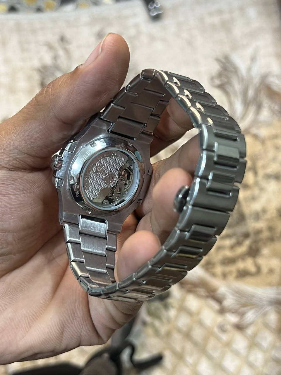 ساعة باتيك فيليب 
مينه سوده ، مكينه كشف
وزن ثكَيل وبعد احلى من التصوير بهواي


**إذا كنت صاحب هذا الإعلان وتريد حذفه لأي سبب، رجاءا أرسل رسالة إلى الدعم الفني**