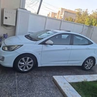 هونداي اكسنت ٢٠١٢ خليجي ١٦٠٠ قطرتين فول السياره محرك كير نظيف ضرر جامل...
