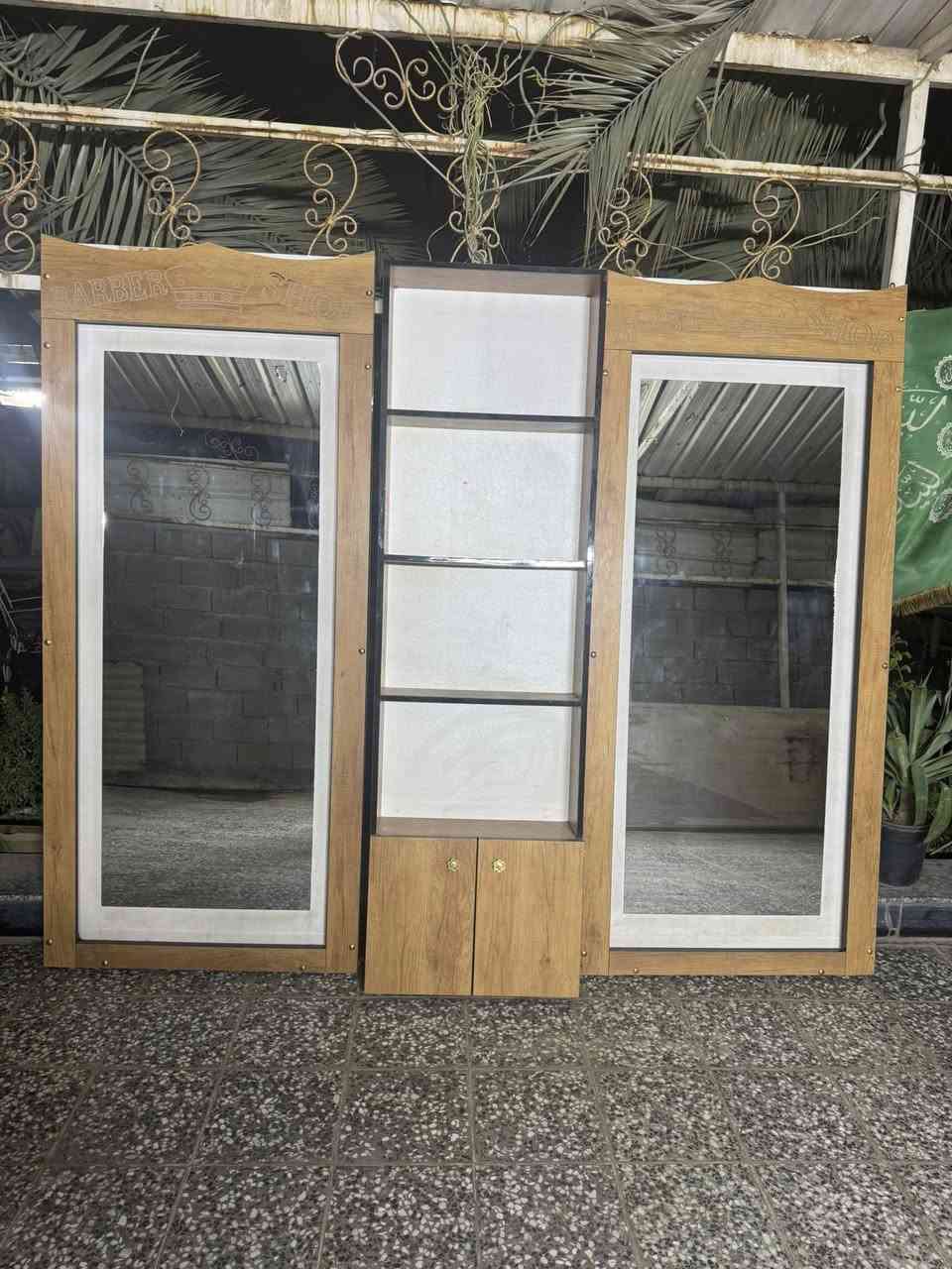 مرايات 2 او رفوف سيت نضيفات تجي وتشوفهن سعرهن 100 
مكاني نهايت حي اور ***********
