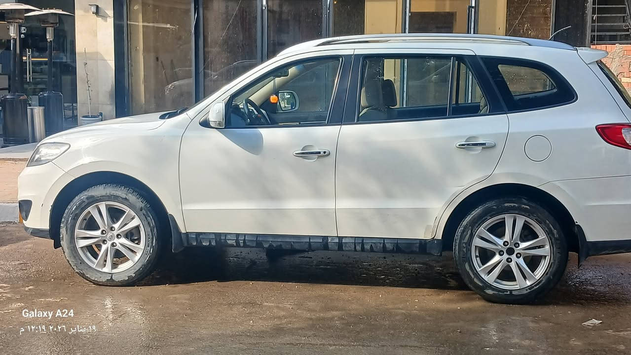 السلام عليكم 
سنتافيا ١١خليجي بدون ضربه 
رقم بغداد 
محرك ٦سلندر ٣٥٠٠
المحرك مجفت تجفيت درجه اولى غراضه  كلهن وكاله تبديل 
*********** العنوان بغداد السعر  ١٦٠
