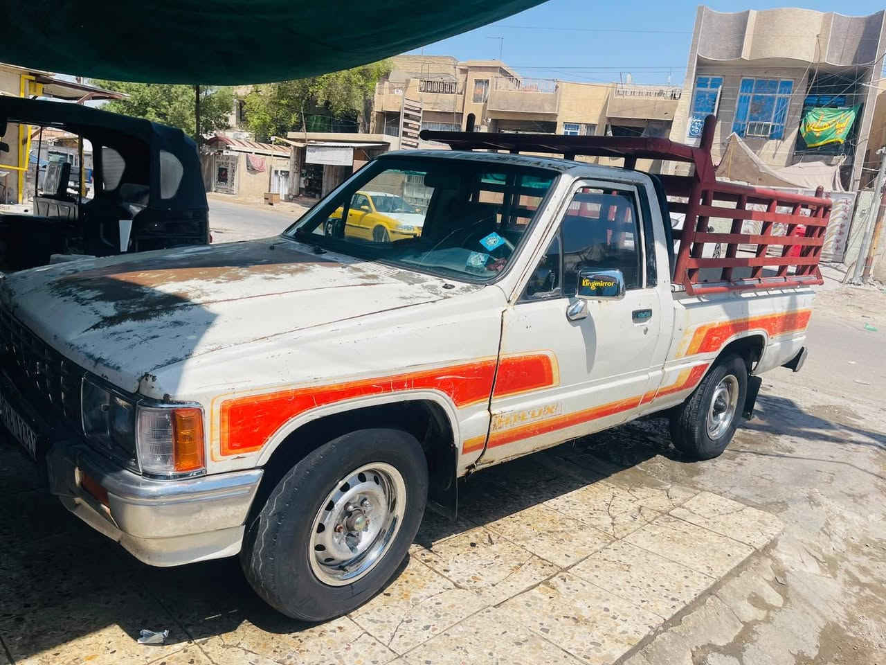 سلام عليكم للبيع بيكم تيوته 1988 بلاديه  سنويه ل28 رقم انكليزي  رقمها دياله مكان بغداد بلديات ***********

