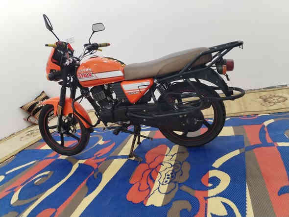 السلام عليكم دراجه دايوان للبيع موديل 23 اوراق اصولي السعر 1650 بيها مجال بسيط المكان واسط عزيزيه ***********
