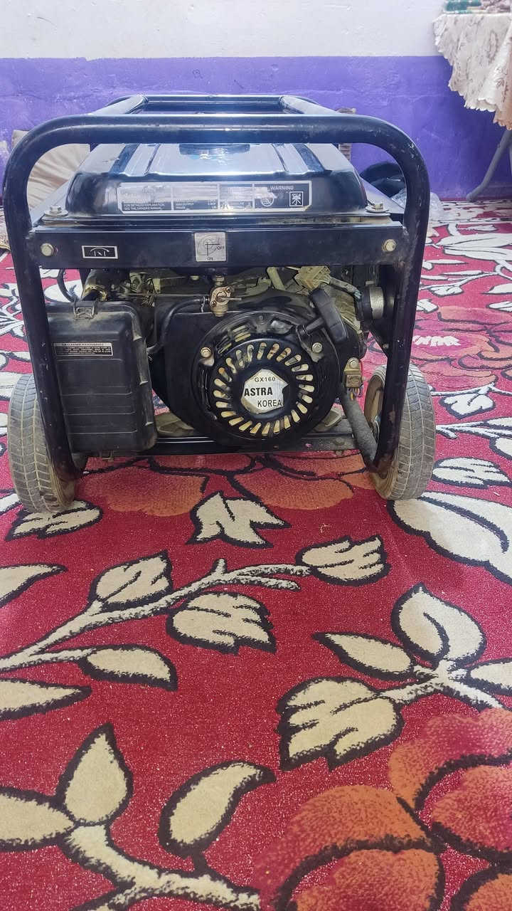 السلام عليكم غراض بيت للبيع كله بلادي وشغال السبلت الكنتوري 3طن تدفءه وتبريد اخو  الجديد والجداري 2 وربع طن تدفءه وتبريد والغساله حجم كبير جدا نضيفه وباقي الغراض كله شغال ونضيف موبايل *********** او المراسلة على الخاص تجي تفحص وشغل وتفتح بيدك
