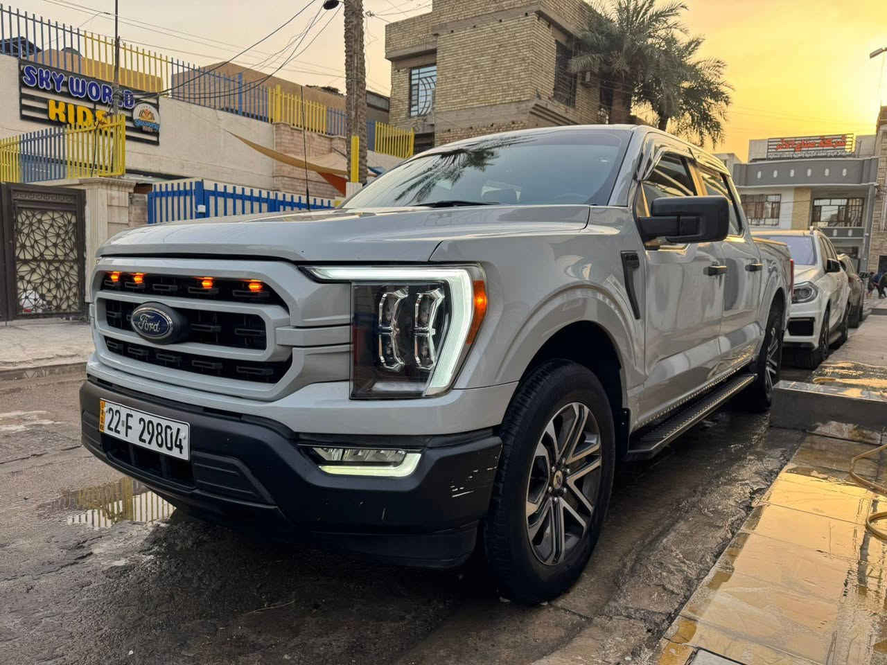 للبيع فورد F-150 STX – مميز جداً 
موديل 2023

السعر: (285) $$

Ford F-150 STX
✔️ موديل حديث
✔️ ممشى: 32 ألف ميل فقط
✔️ محرك 6 سلندر توربو EcoBoost – قوة واقتصاد بالوقود
✔️ لون أسمنتي مميز وجذاب
✔️ رقم أربيل باسمي وجاهزة للنقل

✨ المواصفات:
• باب طويل (SuperCab) مع بدي قصير – الشكل المرغوب
• شاشة معلومات وترفيه كبيرة
• كاميرا خلفية
• نظام بلوتوث وApple CarPlay / Android Auto
• تحكم بالمقود (ستيرن)
• مثبت سرعة
• حساسات رجوع
• جنوط رياضية STX
• إنارة LED أمامية 
• دفع قوي وثبات عالي

📌 السيارة نظيفة جداً 

📞 للاستفسار ***********
الموقع الحريه الدولعي
