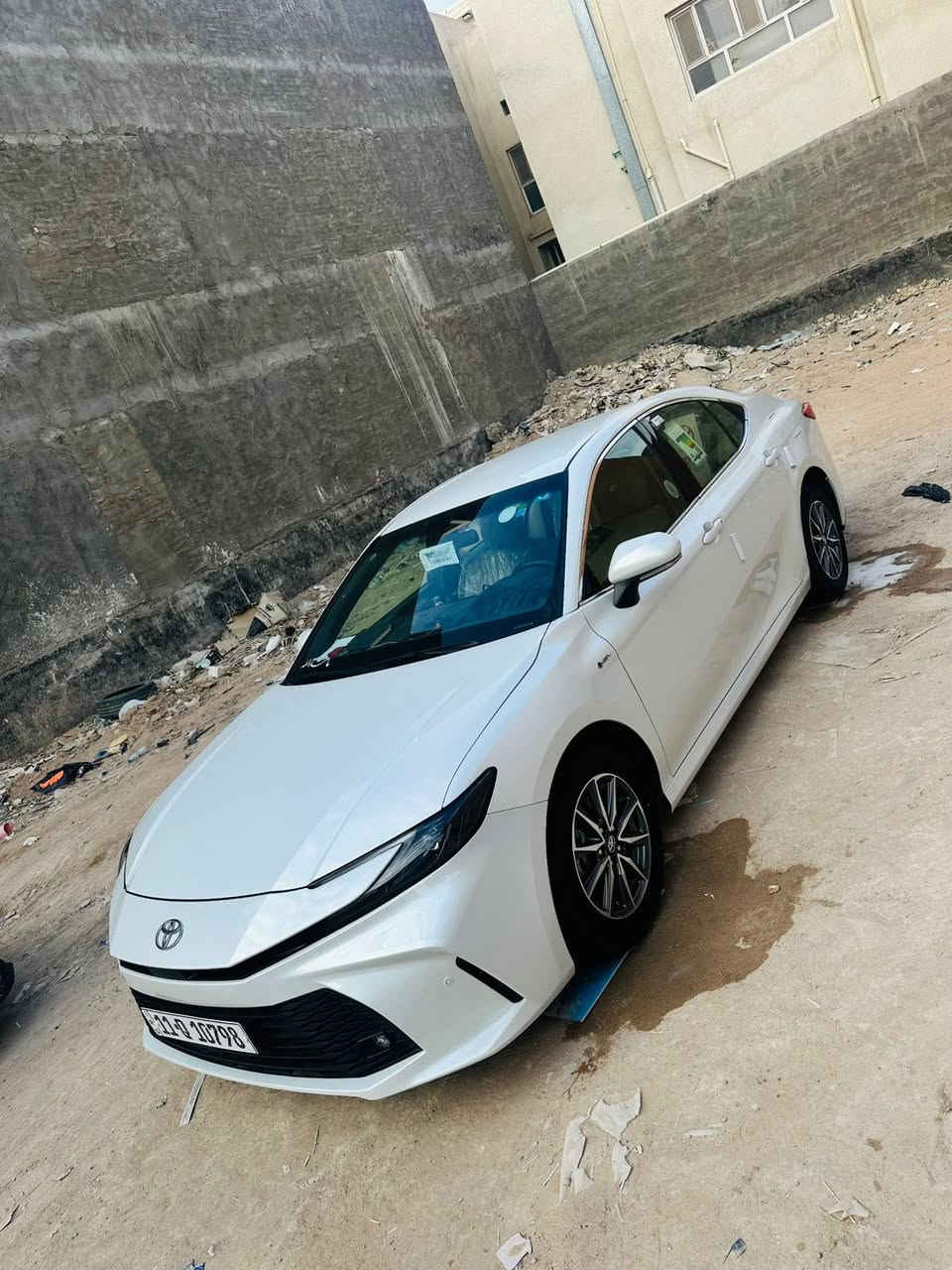 السلام عليكم للبيع فقط
كامري 25 هايبرد مكينة 2500 وكاله عبد اللطيف 
رقم بغداد الدولي سيارة  مطلوبه للمصرف راعيها نجف يشتغل بالعتبة المقدسة 
‎مواصفات الكامري المعروفة فئه ( E )
ماشية 25 الف كيلو 
مكانها بصرة 
سعرها 192 بيها مجال حك الجيه 
للتواصل : ***********
