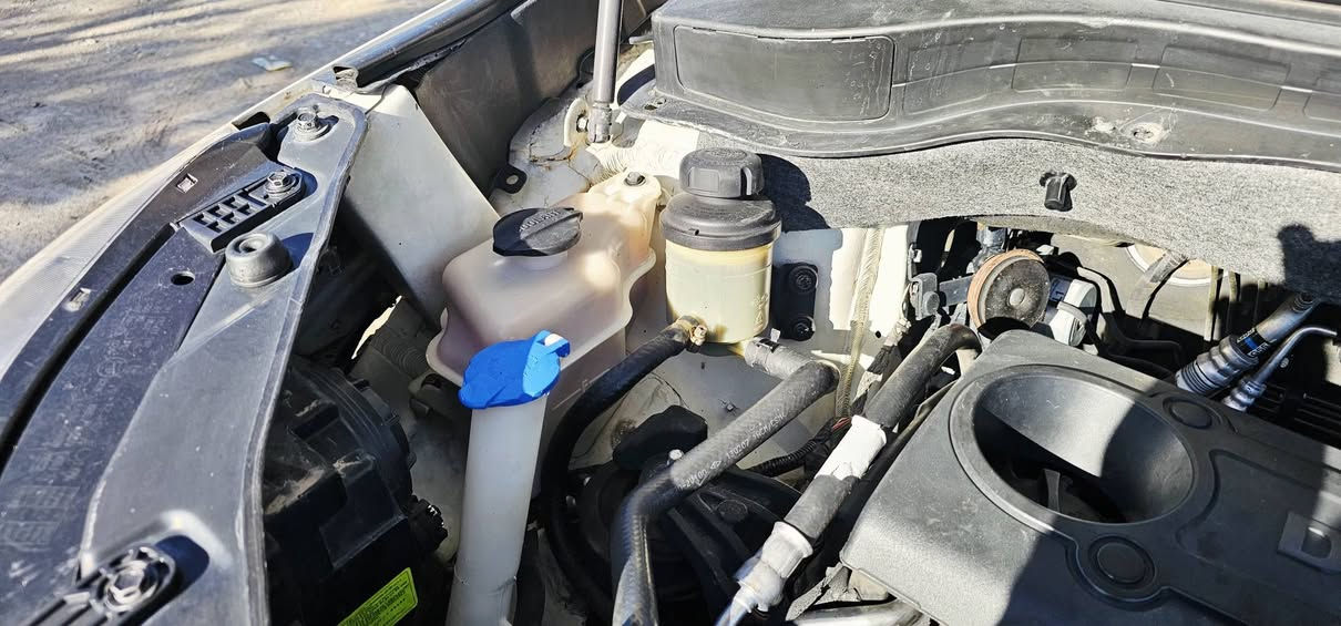 سڵاو 
کیای سۆرینتۆ، 2015،بەسمە،سپی بەفری،ڕەقەم هەولێر،سوکان ڤۆلیۆم،تحدیدسرعە،کامێرا،ئاوێنە شەفت،3ڕیزکوشن،خلیجی،تبریدلەمس،پەردە،
تبرید مرکزی،مەکینە4پستۆن،4تایەی تازەی لەژێرە 
مەکینە 24دوش،کوشن کارەبایی،لایتی لیدە،
بگلایت شەمعە،بەشەرتی گێڕومەکینەوتبریدوتحویل وغرامەو هەمووشتێک....پارچەڕەشە،لای سەکن لێدرانی هەیە،زۆرپاک وتازەو جوانە، لەسلێمانییە 
123$ومعامەلە***********《*********** السليمانية, العراق
