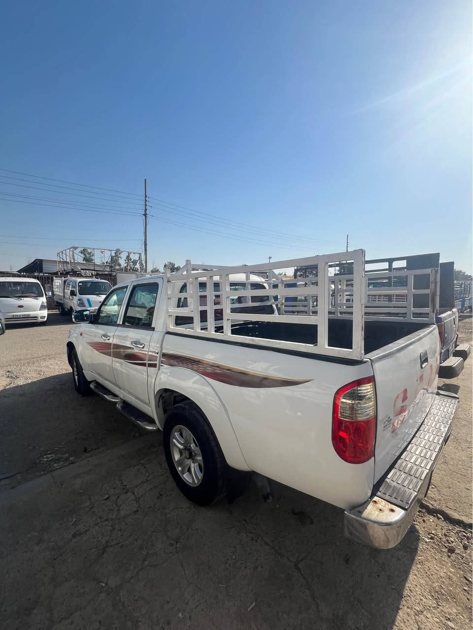 سلام عليكم بيكب سكاي للبيع موديل 2012 بسعر مناسب 
كير محرك شاصي شرط سياره مشالله مال بيت كلش نضيف سياره بيه ملاحضات صغيره العنوان كركوك رقم هاتف *********** كركوك, العراق
