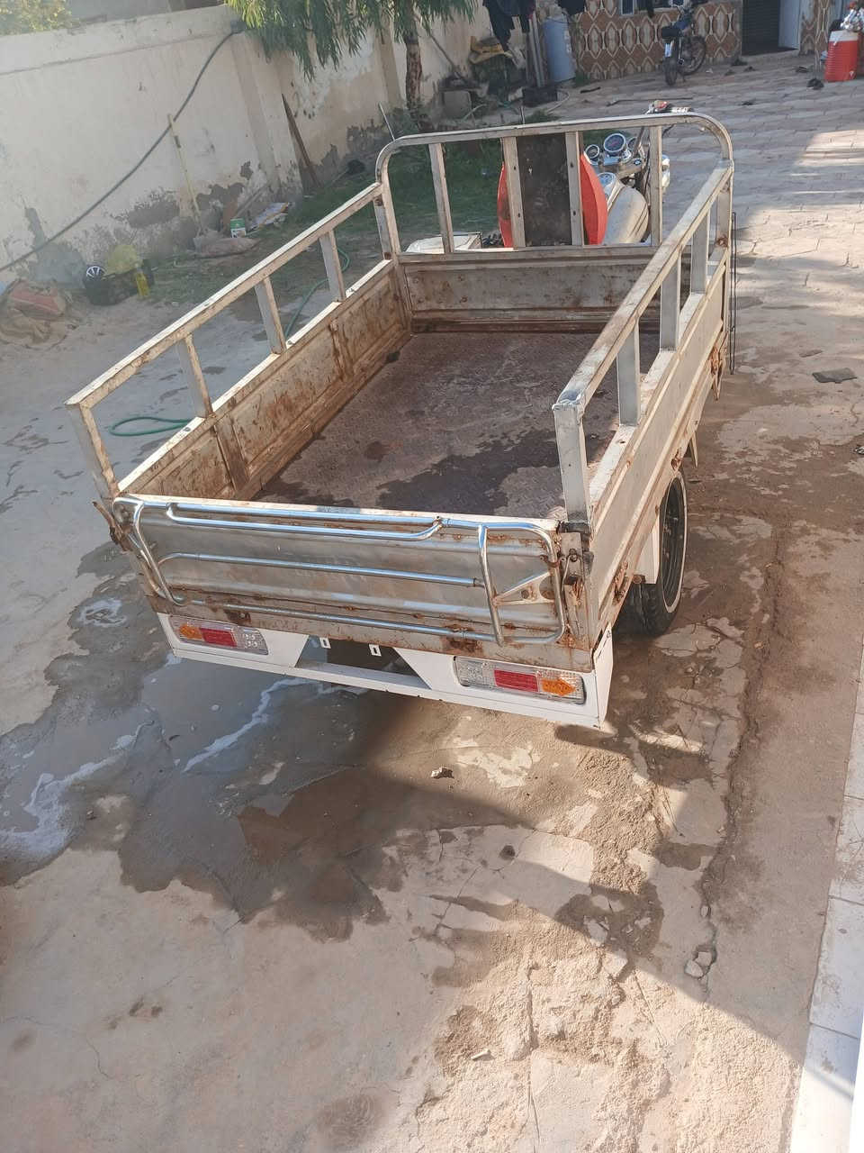 سلام عليكم ستوته للبيع موديل ١٨ اوراق اصولي ماعايزه شي نكره نسلف مكاني سماوه سعره ١٢٥٠ قفل شراي اتصل ***********
