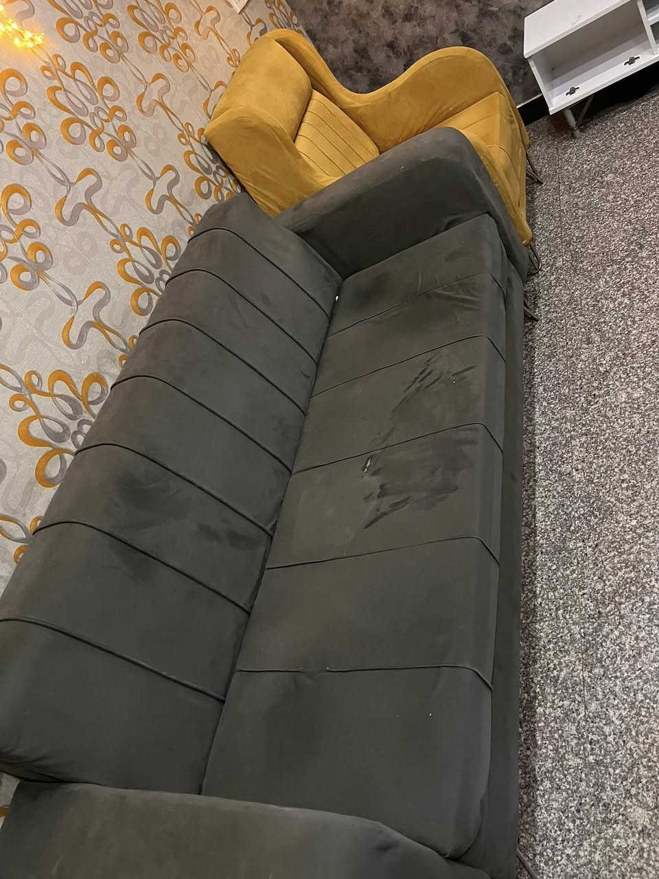 سلام عليكم 
قنفات للبيع عشر مقاعد 
القنفه الجبيره بيها ضرر بسيط جدا القماش شويه مشكوك ووياها الغطوه مالتها
السعر ٢٠٠وبي مجال
مكاني بغداد حي الجامعه


**إذا كنت صاحب هذا الإعلان وتريد حذفه لأي سبب، رجاءا أرسل رسالة إلى الدعم الفني**