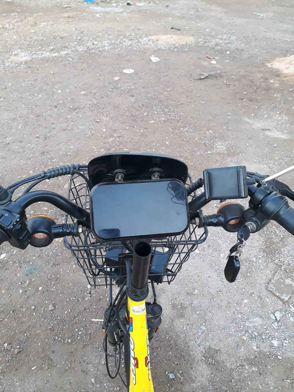 سلام عليكم دراجه شحن مال بيت مامتعوبه متوازي عليه سعره 250وبيه مجال بصيط ***********
