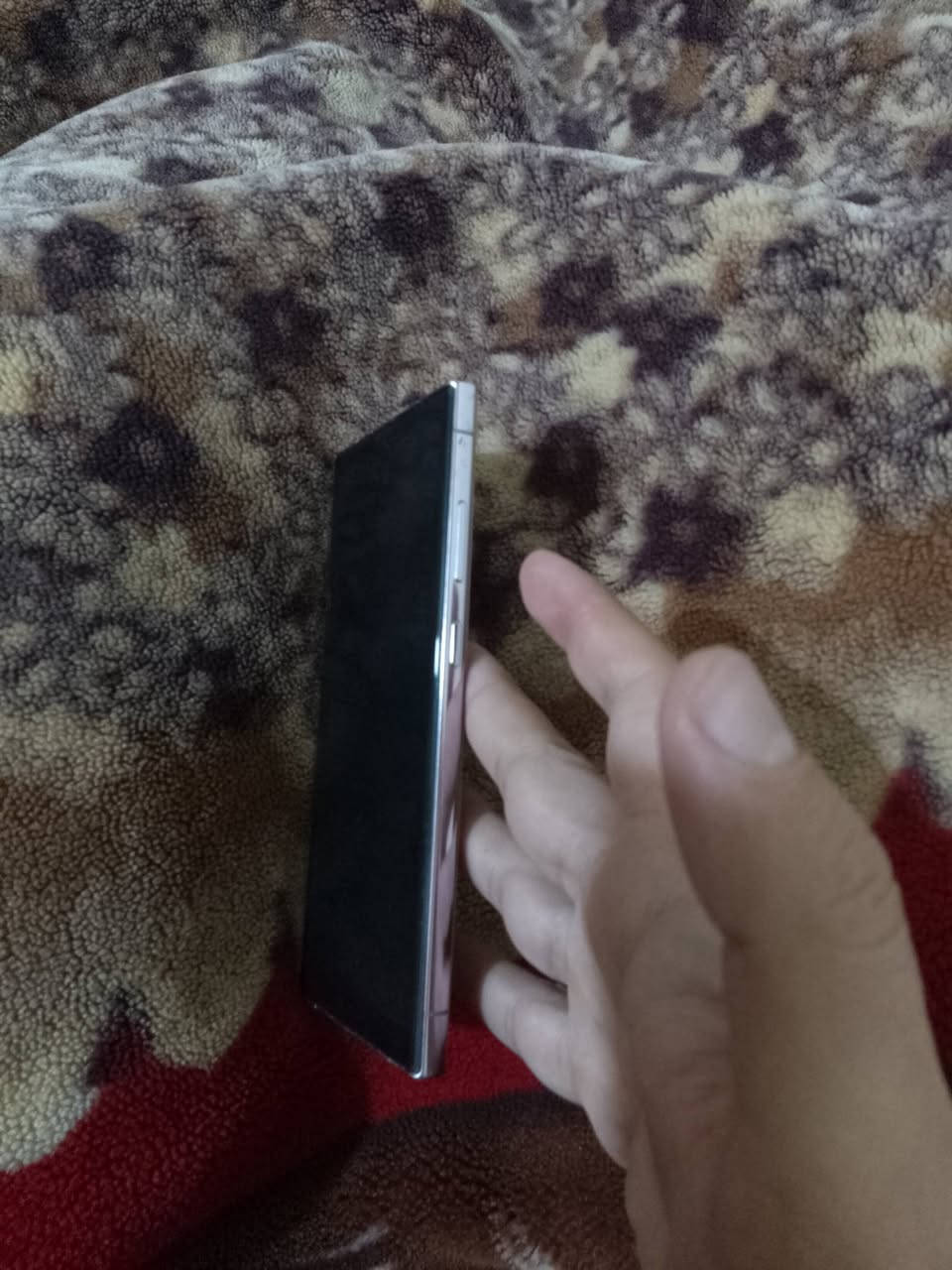 كلاكسي اس 23 الترا لون وردي ( للمراوس فقط)حسب القناعة
رام 12+12 ذاكرة 512

معالج سناب دراغون 8 جين 2

بوبجي 120 فريم

كاميرا 200 ميكابيكسل 

معاه شاحن 45 واط فقط

وكفر و درع للشاشة   مكاني اربيل


**إذا كنت صاحب هذا الإعلان وتريد حذفه لأي سبب، رجاءا أرسل رسالة إلى الدعم الفني**