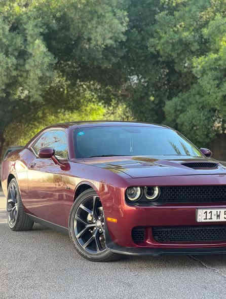 سلام عليكم 
جالنجر 2023 R/T لاست كول (النداء الاخير )
سياره SUPER TRACK PAK بلاك توب 
سياره دخول جديد قبل ثلاث اشهر دخلت ؏ الكمرك الجديد 
سياره لون مميز كرزي 🍒
حادثها سطحي بـس بنيد 
يعني قطعه وحده صبغ بدون شاصي وبدون لغد وبدون دواخل حته الماصدات نفسهن مشدودات 
سياره ماشيه 14 الف يعني بعدها بوضع الشركه سياره جديده بمعنه الكلمه ريحه الوكاله بعدها بيها 
كير مكينه حداديه تايرات كله مكفول بوضع الشركه بعده 
موصفاتها 
‏-SUPER TRACK PAK
-دبلات امامي وخلفي اصفر مال سكات باك
-اكسل مال سكات باك 
-شاشه كبيره 
-كامره دواره
-سماعات ALPINE
-حساسات خلفيه 
-كشنات حضن 
-كرسي السايق كهرباء 
-تدفئه بلكشنات وبلستيرن 
-هيترات بلمري  
-شفتات  ستيرن 
-قطعتين تبريد 
-جام وتو 
-فول تحكم ستيرن
-كروز مال سرعه 
وبعد بيها هواي مواصفات  
سياره جديده بعدها ستوك مملعوب بيها بوضع الشركه ريحه الوكاله بيها 
رقمها بغداد بسمي 
مكان بغداد صليخ ال600
إჂ̤ ستفسار ***********
