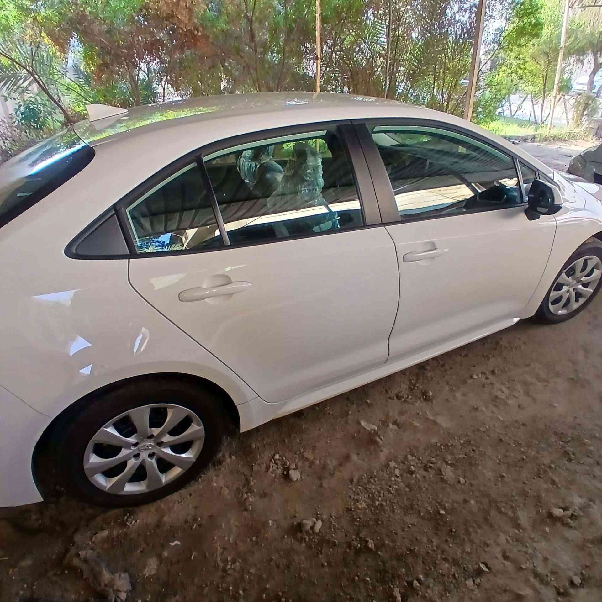 السلام عليكم
كورلا موديل 24 امريكي  بدون ايرباك ماشيه ٥ الالف الضرر حافه البنيد وحافه الجاملوغ رقم بغدادا 
مكان ديالى بعقوبه
الاتصال
***********
بيع مستعجل
