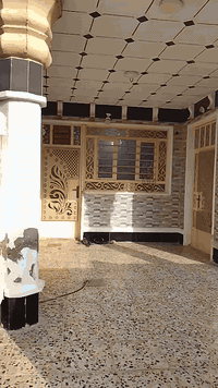 بيت للبيع الطارميه  شارع سكلات قرب جامع حسنين مساحه البيت 200 متر ***********
