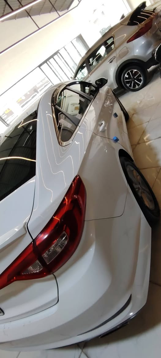 سوناتا 2015 صبغ ثلاث قطع شاصي لغد سليم السعر 115 سيارة جاهزة للاتصال *********** / ***********
