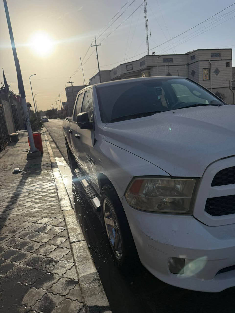 السلام عليكم للبيع دوج رام مديل 2017 رقم بصره بسمي
حادثهه غرق 50%
بارد بلبدي خفيف فقط والباقي كفاله
كفاله كير ومكينه وحداده تبريد تخم تاير برغي ماناقصهه 
مكينة 8 سلندر  5.700 مكان السياره البصره زبير مكلف بنشر 
للاستفسار :*********** البصرة, العراق
