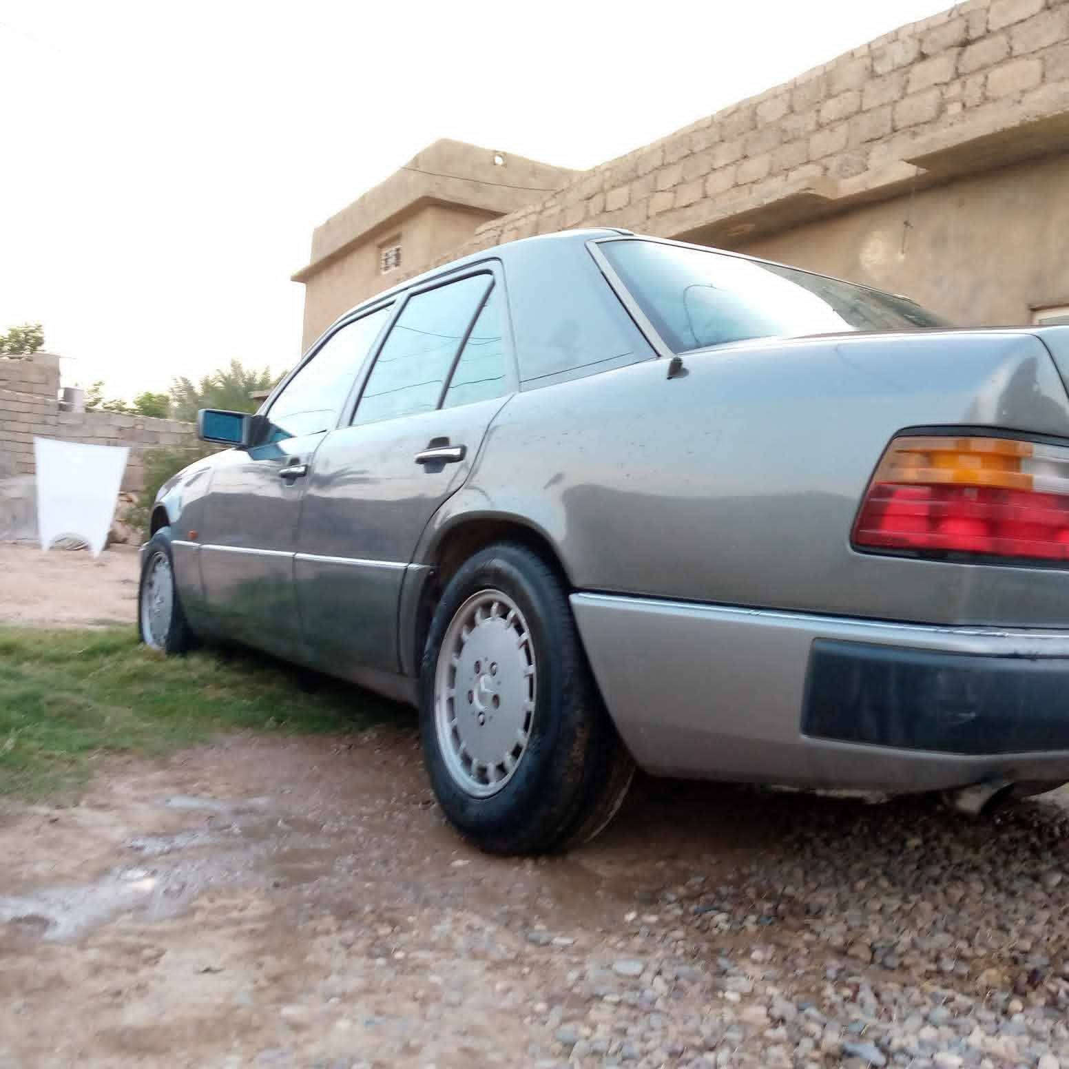 سلام عليكم
مارسدس دب محرك كير شرط
موديل1987نضيفه جديده مصبوغ جماليه بسمي شرط رقم نينوى تحويل داخل جلد 
نظامABSجديد
سعر 60وبيها مجال بسيط نقداا
غير متواجد على فيس***********واتساب
