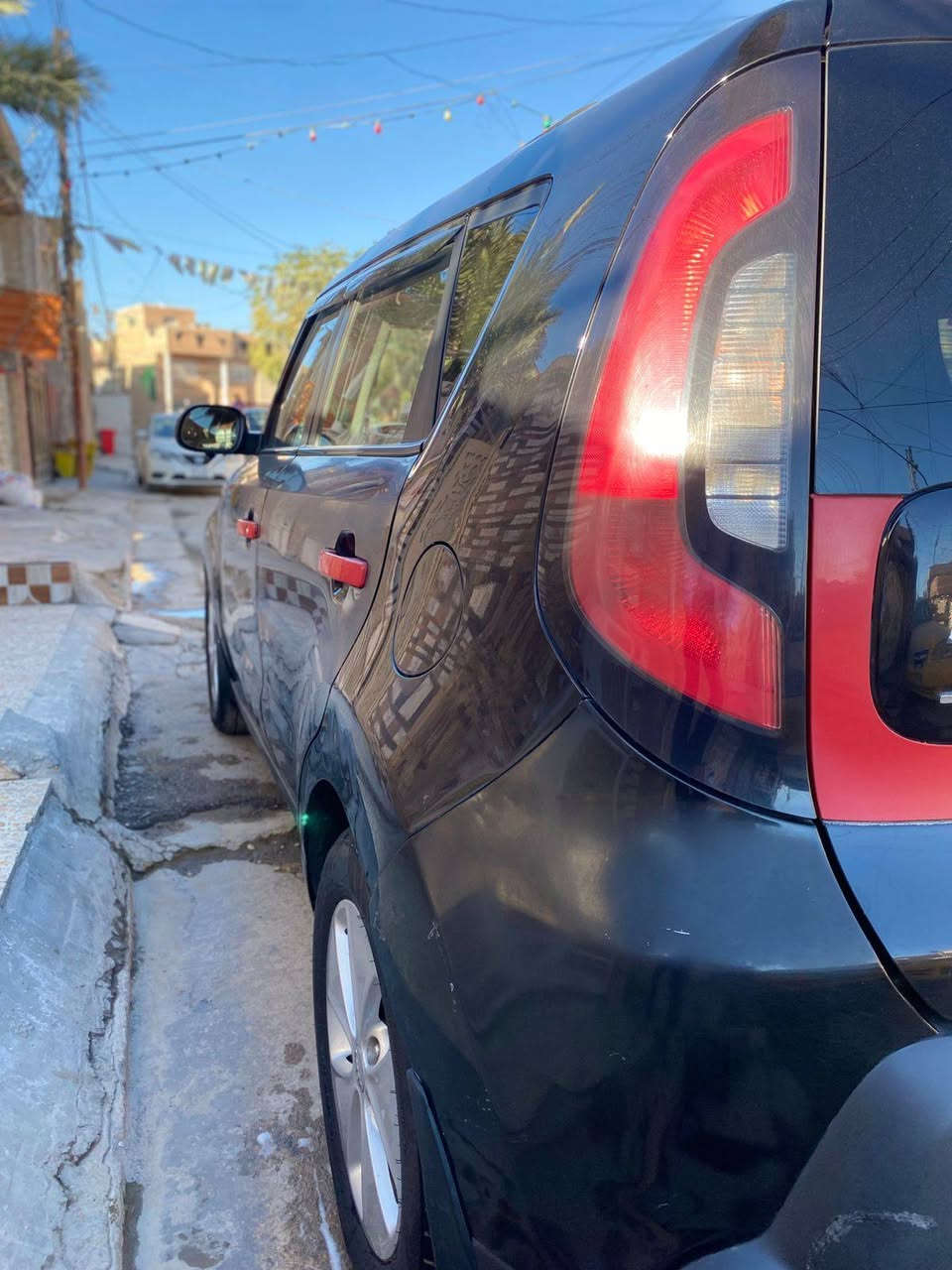 السلام عليكم
كيا صول موديل 2016 للبيع او المراوس  السيارة وارد امريكي حادثها جاملغ جهة الصدر وحافة البنيد مصلح نفسه السيارة كلها ليبل شرط سونار مكينة1600 GDI  كير AT  كفالة من الفتح والتبديل 
حدادية وتبريد وتخم تايرات وباتري ومنظومة المي والبانزين كله جديد السيارة مال جناي كاملة مكملة من كل النواحي 
المواصفات المعروفة ثلاث وضعيات قيادة ونظام اقتصادي للبانزين وتحكمات سترين وشاشة كار بلي ماشية 96 الف مايل حقيقي  
رقم بغداد بأسمي تحويل ثاني يوم سنوية لل32 
مكان السيارة بغداد الشعب السعر 88 وبيها مجال بسيط
 للاتصال ***********
